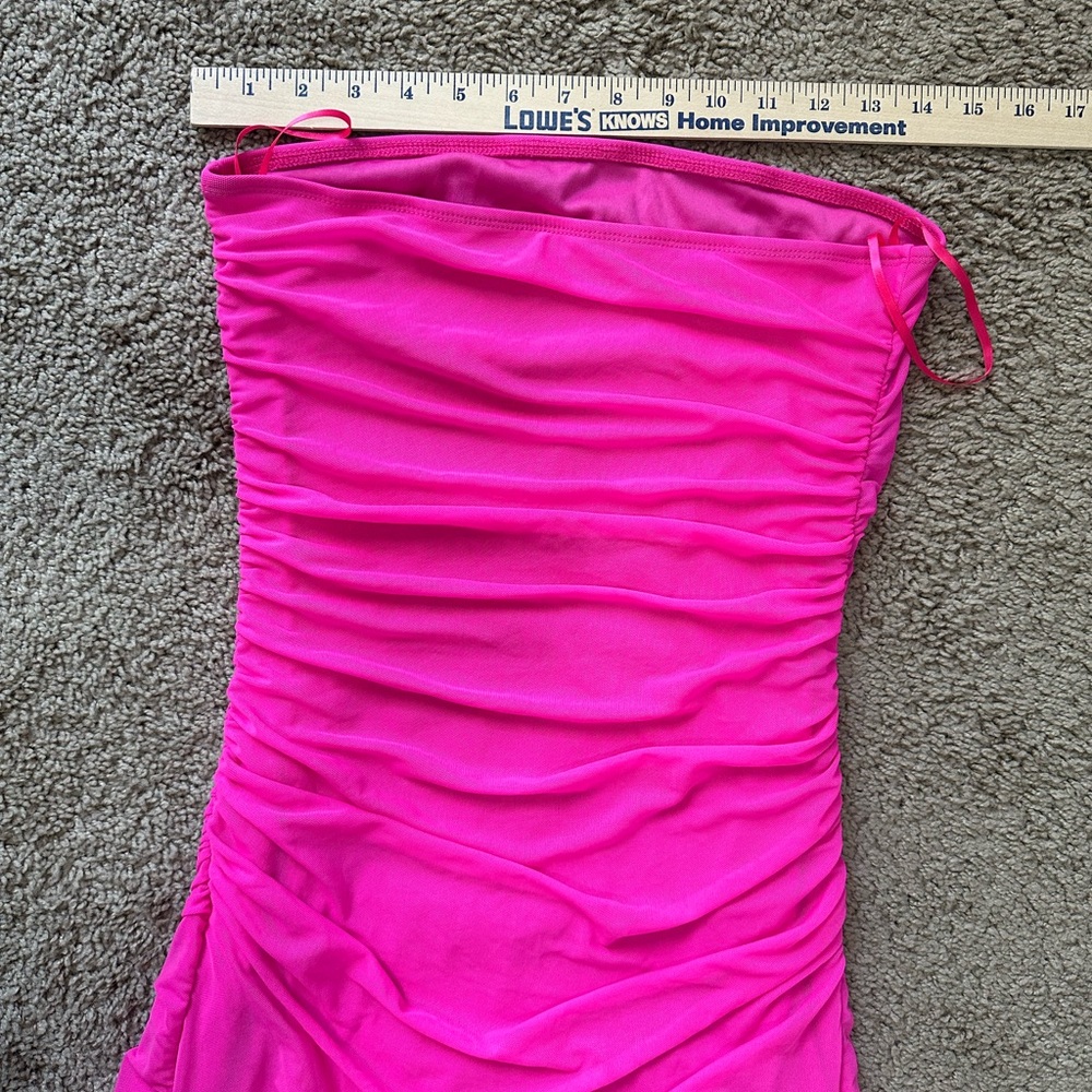 Elegant Pink Strapless Dress - Picture 5 of 8